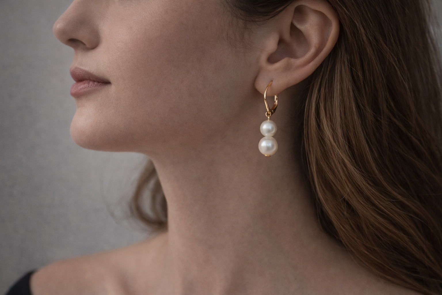 Luxury Pearl Earrings with Gold Hooks