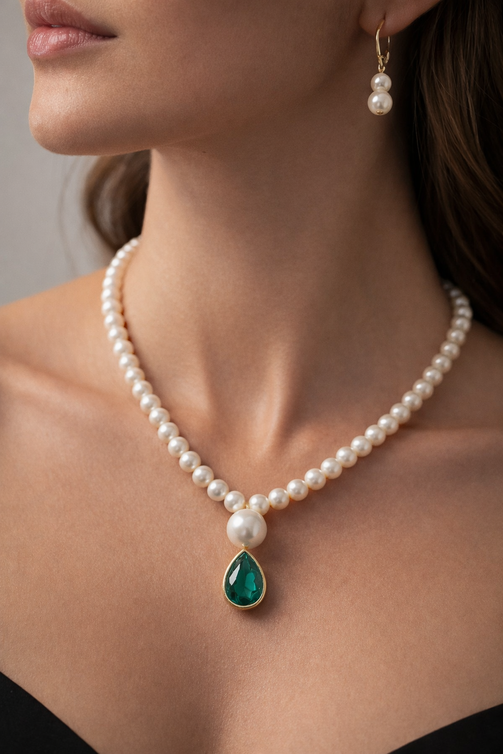 Classic Pearl Necklace with Emerald Drop